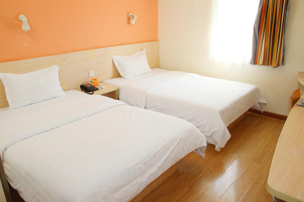 7Days Inn Guangzhou Zhongda North Gate Square Номер фото