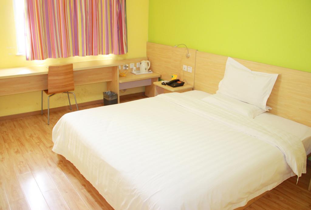 7Days Inn Guangzhou Zhongda North Gate Square Номер фото