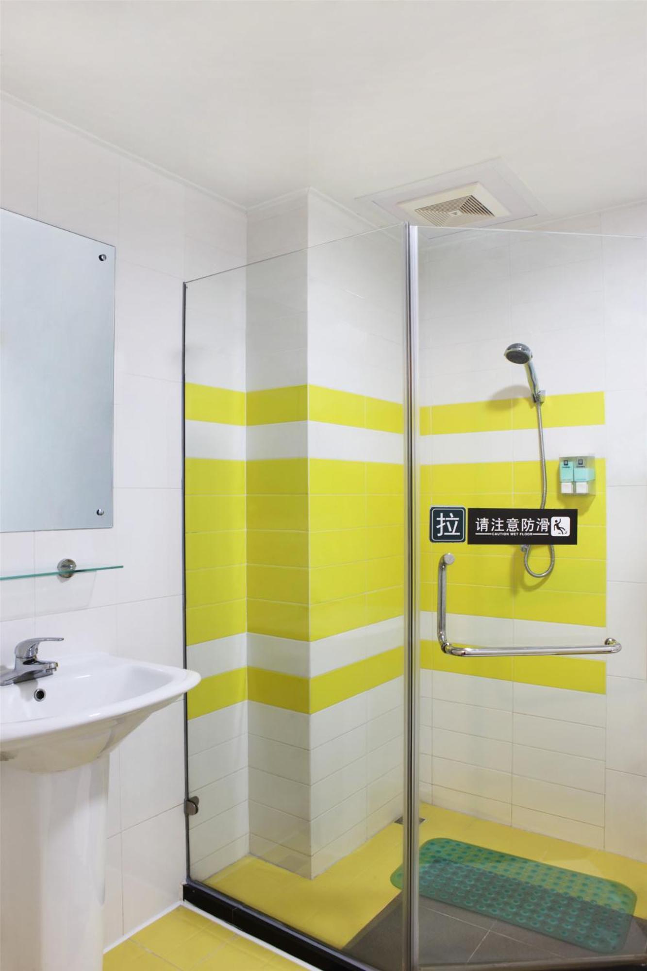 7Days Inn Guangzhou Zhongda North Gate Square Экстерьер фото