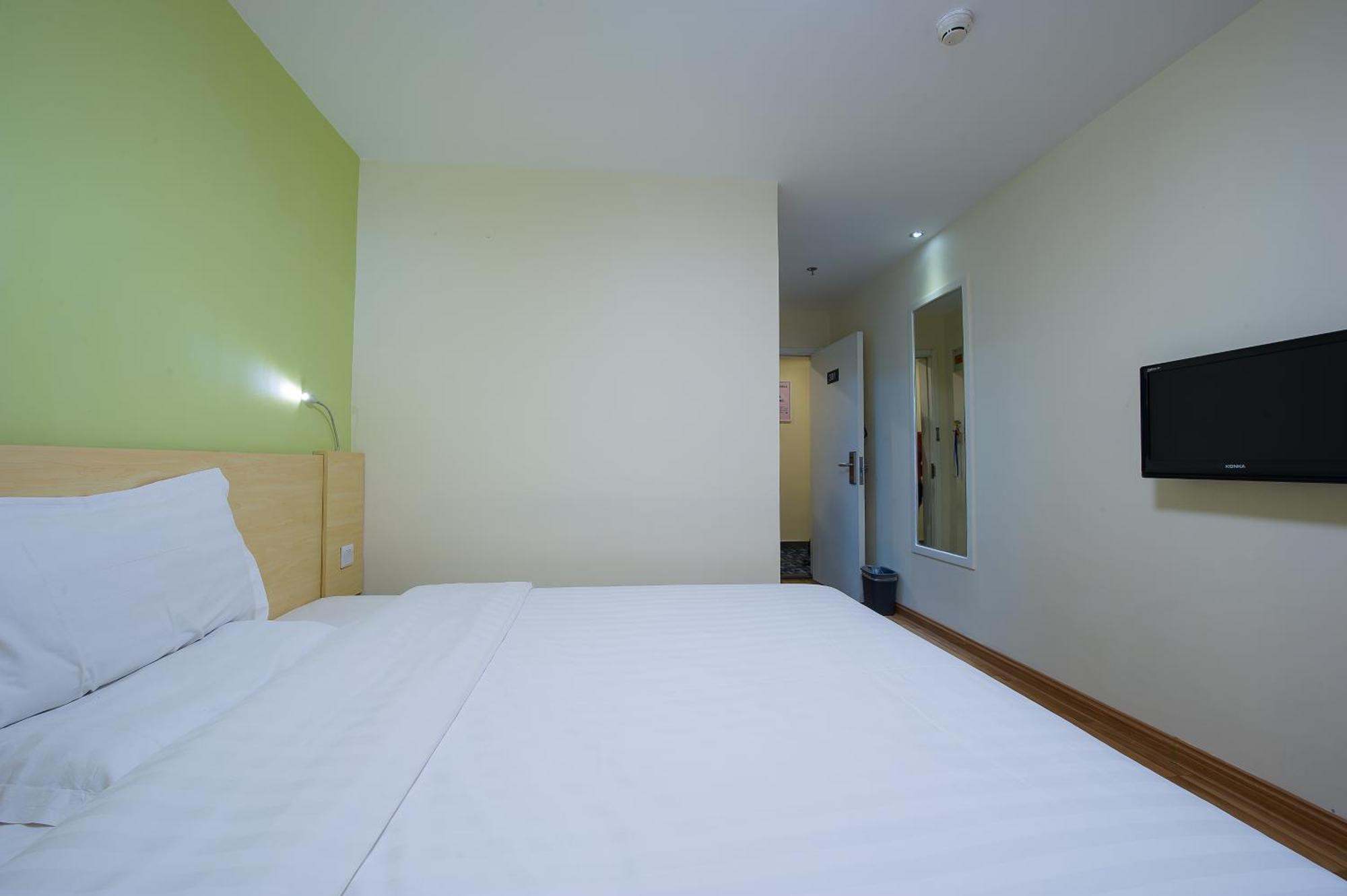 7Days Inn Guangzhou Zhongda North Gate Square Экстерьер фото