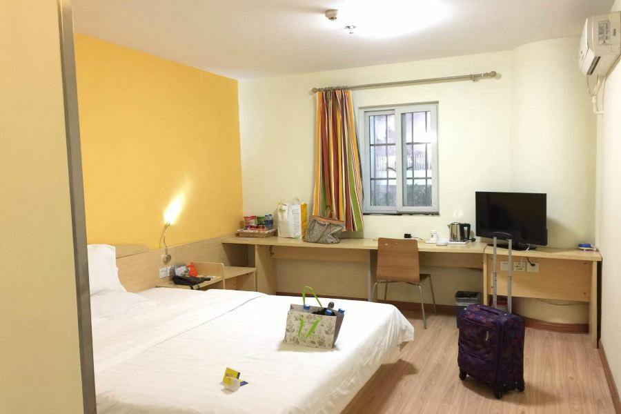 7Days Inn Guangzhou Zhongda North Gate Square Экстерьер фото